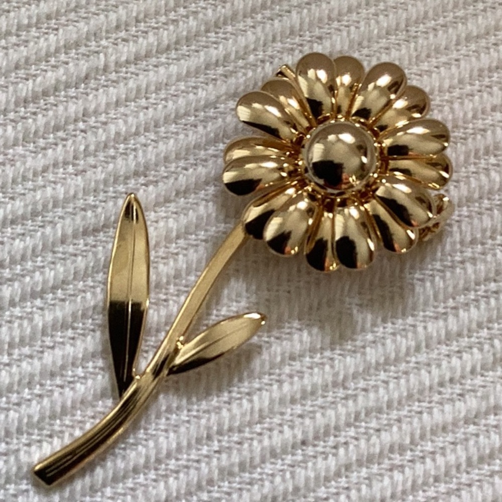 Gold Flower Brooch